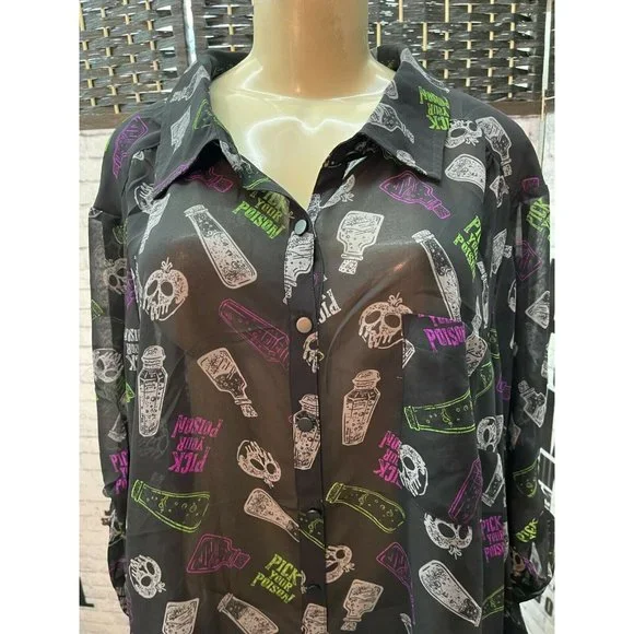 Torrid Disney Villains Plus 4 Black Button Down Poison Graphic 3/4 Sleeve Top - Picture 2 of 6
